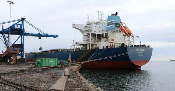 Hovrätten sänker straffen efter dödsolyckan ombord på kolfartyget Declan Duff i Oxelösunds hamn.